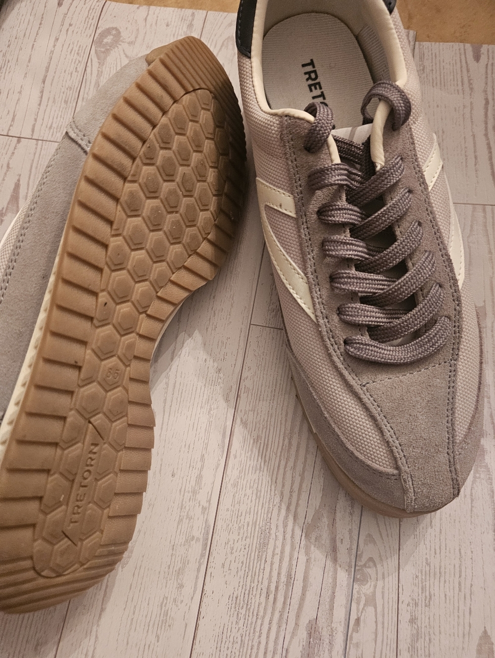 Tretorn Men's Taupe/Gum Retro Trainer